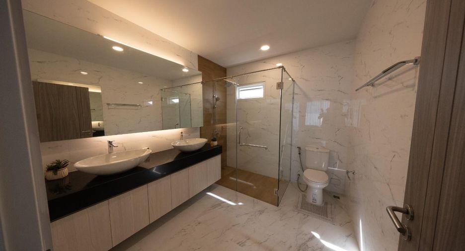 For sale 3 bedrooms house in Bang Lamung, Chonburi