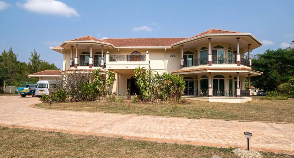 For sale 5 bedrooms villa in San Pa Tong, Chiang Mai