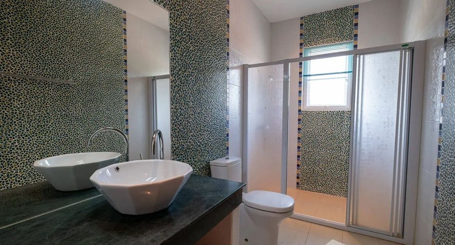 For sale 5 bedrooms villa in San Pa Tong, Chiang Mai