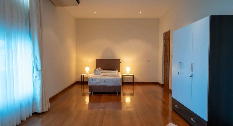 For sale 5 bedrooms villa in San Pa Tong, Chiang Mai