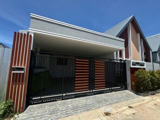 Villa zum Kauf und zur Miete mit 3 Zimmer in Bang Lamung, Chonburi