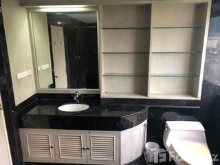 For sale 3 bedrooms condo in Watthana, Bangkok