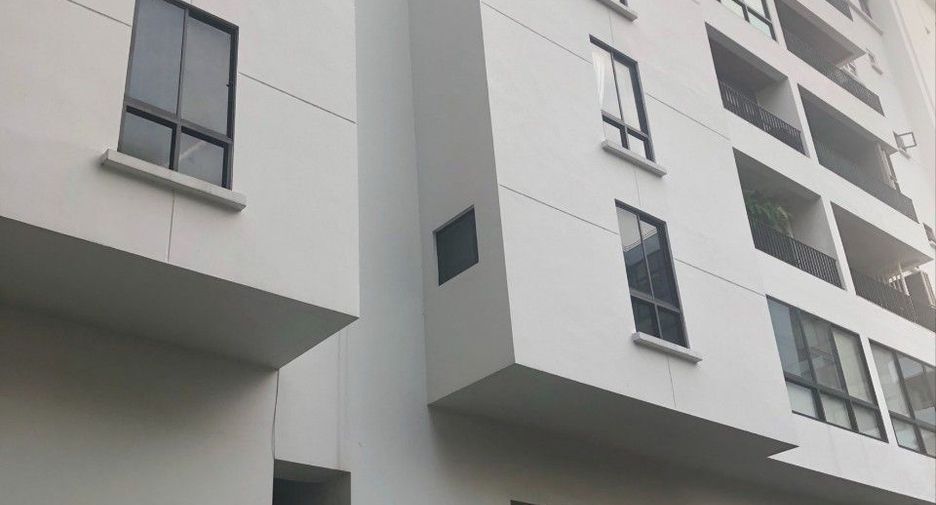 For sale 3 bedrooms condo in Watthana, Bangkok