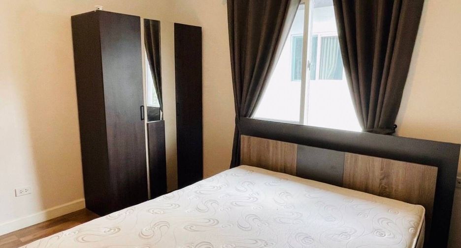 For rent 4 bedrooms house in Mueang Chiang Mai, Chiang Mai