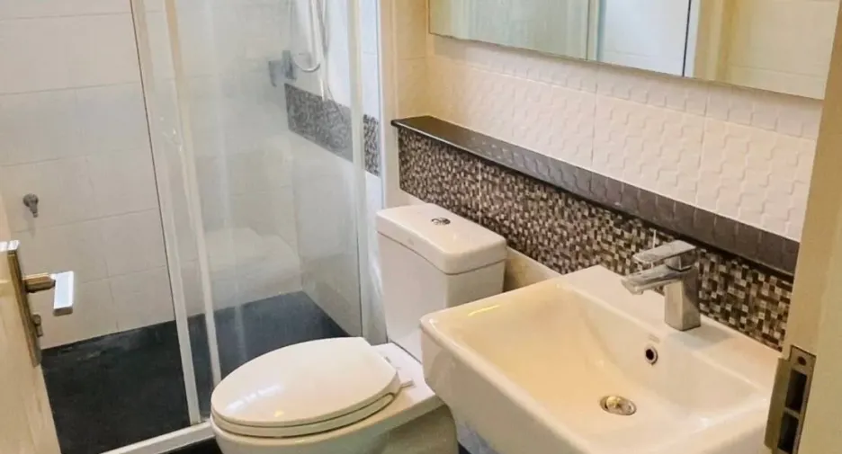 For rent 4 bedrooms house in Mueang Chiang Mai, Chiang Mai