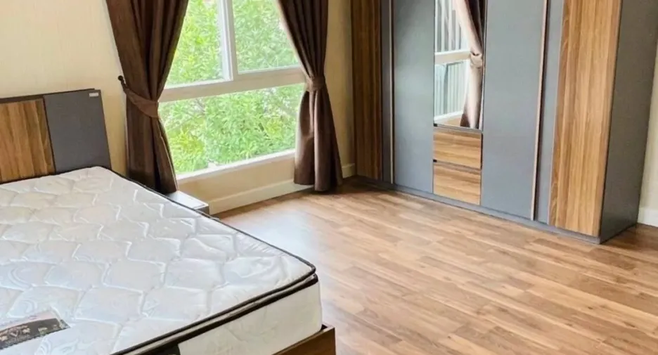 For rent 4 bedrooms house in Mueang Chiang Mai, Chiang Mai