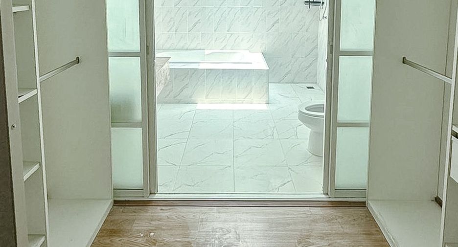 For sale 3 ベッドルーム townhouse in Chom Thong, Bangkok