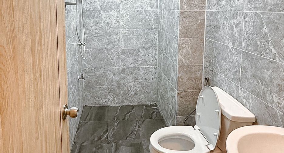 For sale 3 ベッドルーム townhouse in Chom Thong, Bangkok