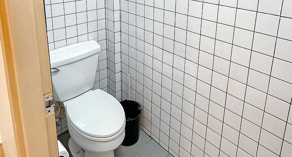 For sale 3 ベッドルーム townhouse in Chom Thong, Bangkok
