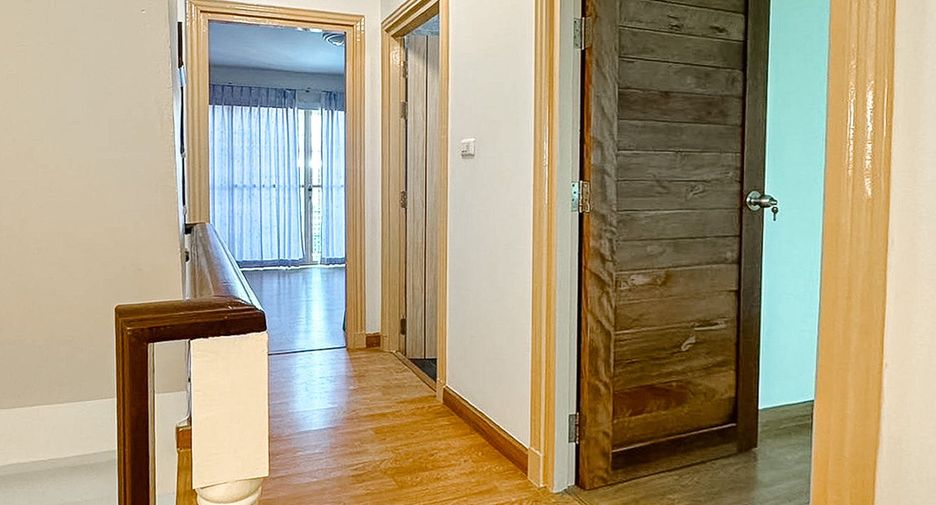 For sale 3 ベッドルーム townhouse in Chom Thong, Bangkok