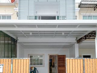 For sale 3 bedrooms townhouse in Chom Thong, Bangkok