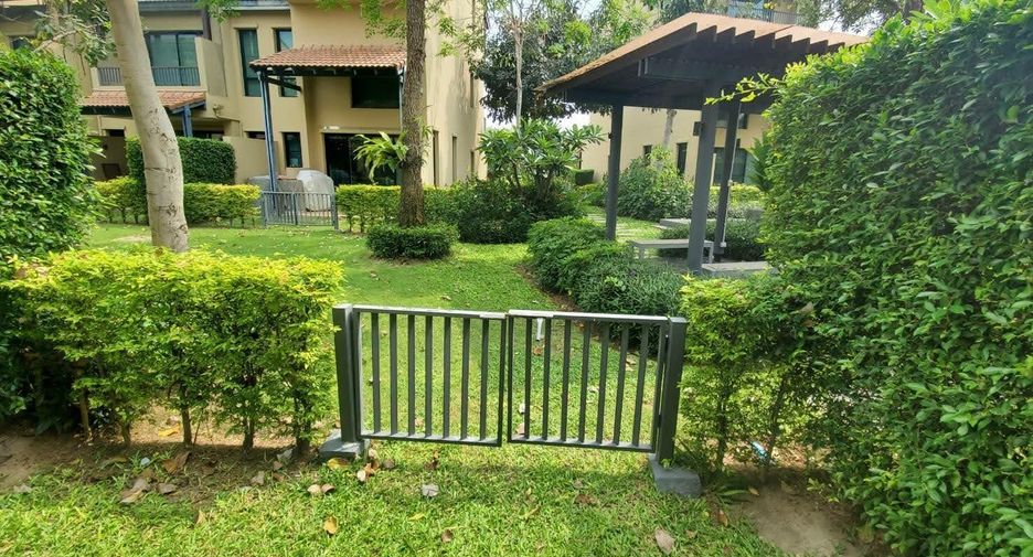 Casa adosada en venta y en alquiler de 3 habitaciones en Cha Am, Phetchaburi