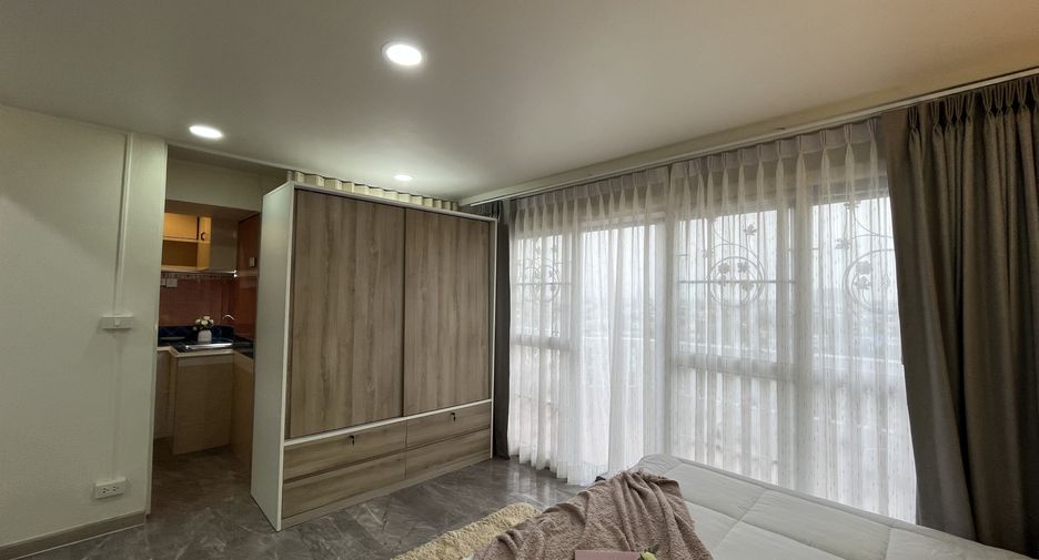 For sale 1 bed condo in Mueang Samut Prakan, Samut Prakan