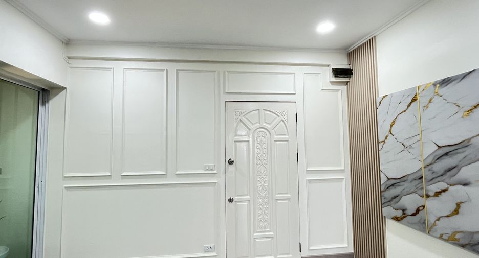 For sale 1 bed condo in Mueang Samut Prakan, Samut Prakan