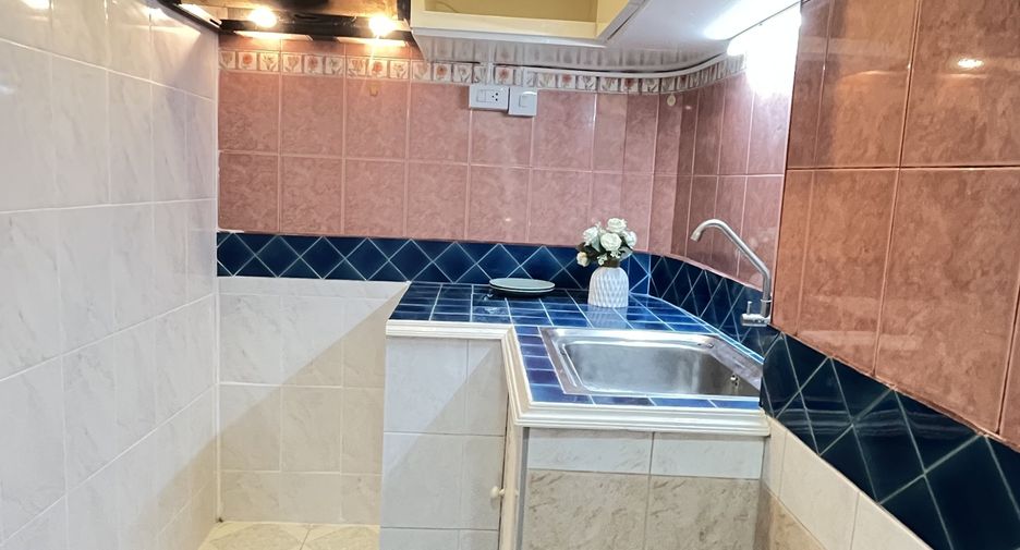 For sale 1 bed condo in Mueang Samut Prakan, Samut Prakan
