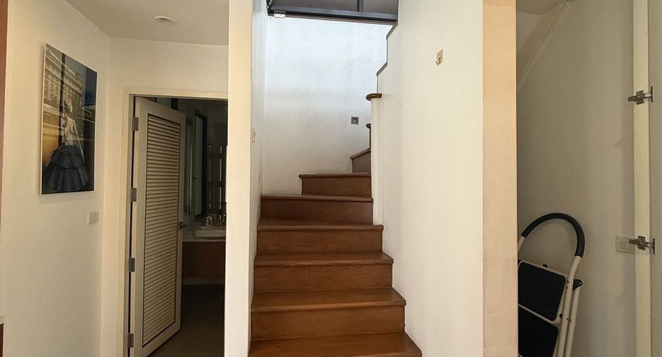 For sale 2 bedrooms house in Chatuchak, Bangkok