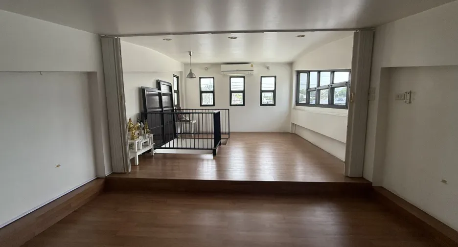For sale 2 bedrooms house in Chatuchak, Bangkok