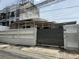 For sale 2 bedrooms house in Chatuchak, Bangkok