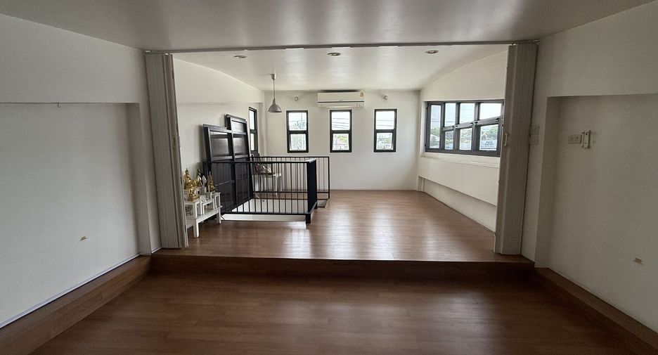 For sale 2 bedrooms house in Chatuchak, Bangkok