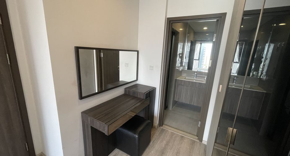 For sale 2 bedrooms condo in Watthana, Bangkok