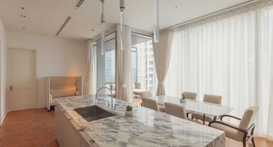 For sale 3 bedrooms condo in Sathon, Bangkok