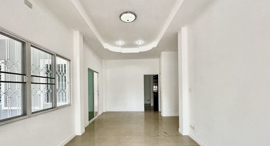 Haus zum Kauf mit 3 Zimmer in Mueang Chiang Mai, Chiang Mai