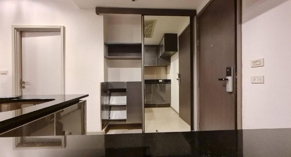 À vendre 1 chambre condo à Khlong San, Bangkok