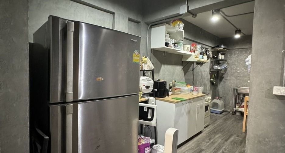 For sale 3 bedrooms townhouse in Thung Khru, Bangkok