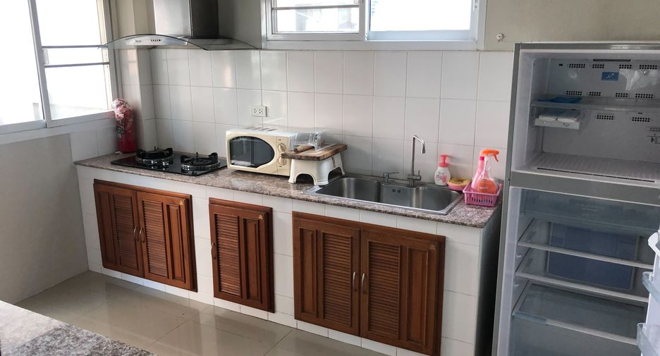 For rent 3 bedrooms house in Mueang Chiang Mai, Chiang Mai