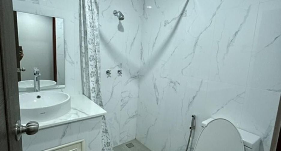 For rent 4 bedrooms condo in Bang Lamung, Chonburi
