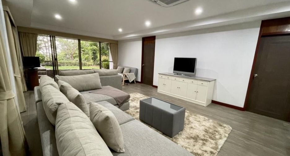 For rent 4 bedrooms condo in Bang Lamung, Chonburi