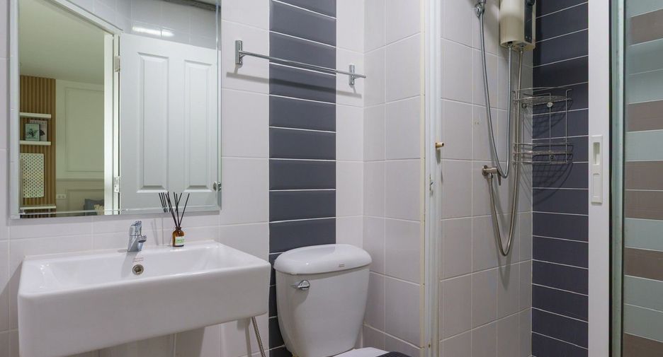 For sale 1 bed condo in Bangkok Noi, Bangkok