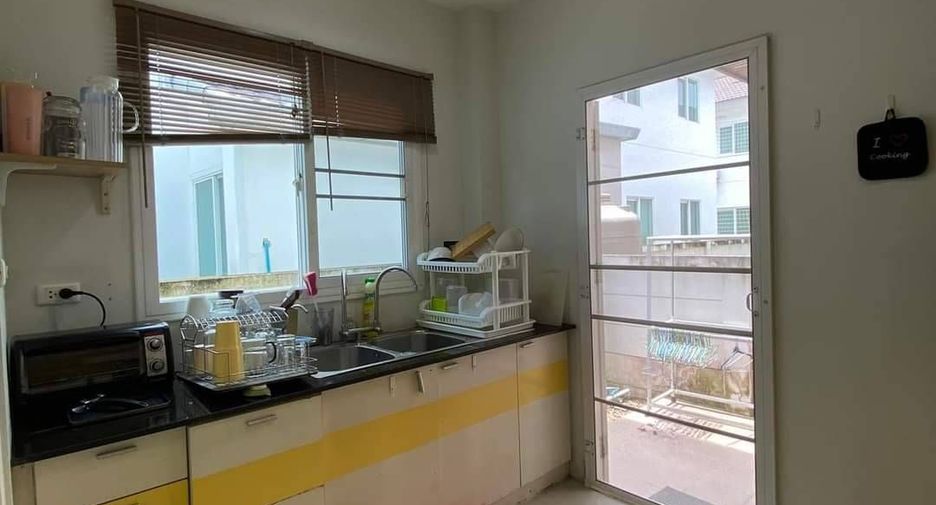 For rent 3 bedrooms house in Mueang Chiang Mai, Chiang Mai