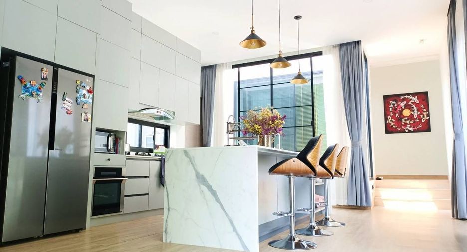 For sale 4 ベッドルーム house in San Kamphaeng, Chiang Mai