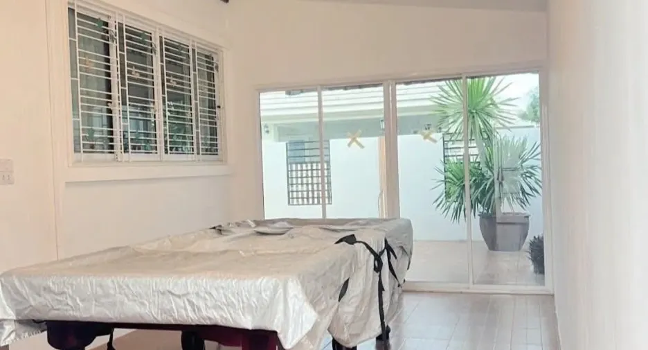 For rent 4 bedrooms villa in Hua Hin, Prachuap Khiri Khan