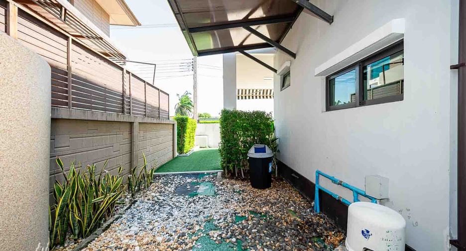 For sale 4 bedrooms house in Prawet, Bangkok