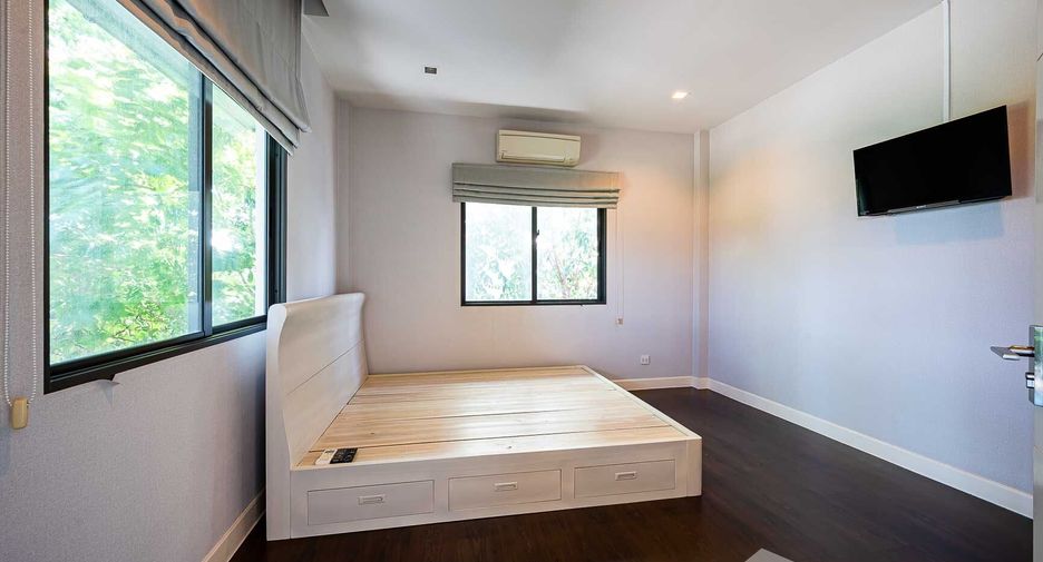 For sale 4 bedrooms house in Prawet, Bangkok