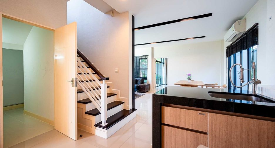 For sale 4 bedrooms house in Prawet, Bangkok