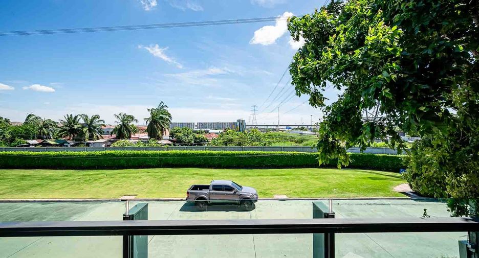 For sale 4 bedrooms house in Prawet, Bangkok