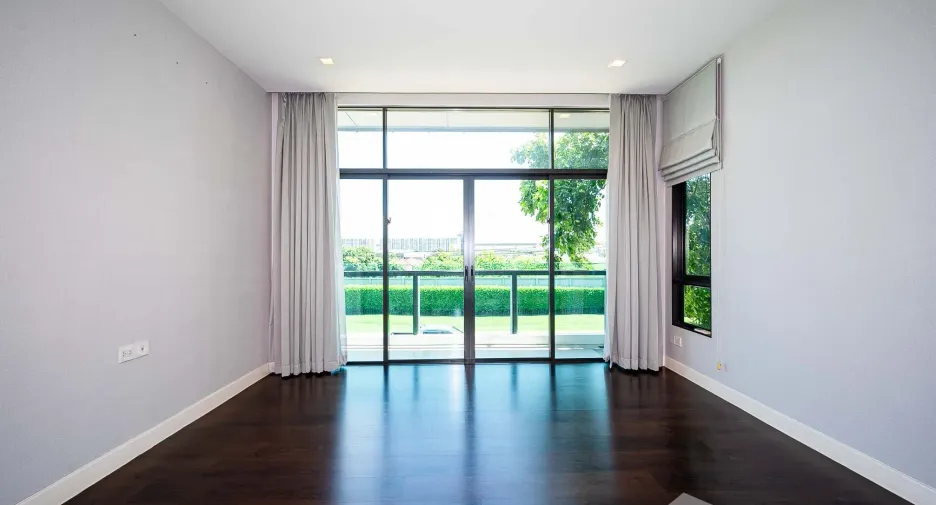 For sale 4 bedrooms house in Prawet, Bangkok