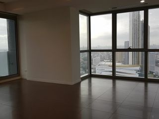 For sale 2 ベッドルーム condo in Sathon, Bangkok