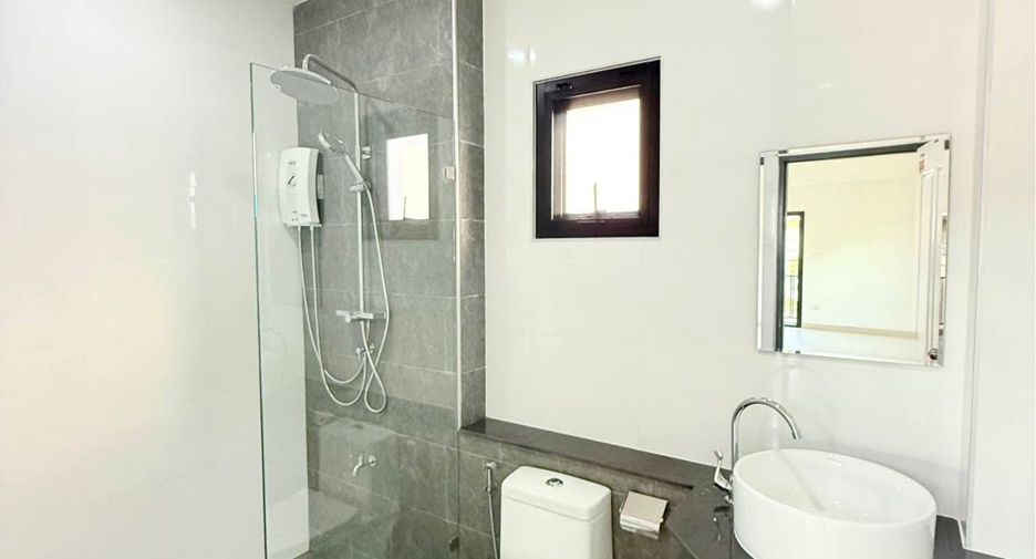 For rent 3 bedrooms house in Mueang Chiang Mai, Chiang Mai
