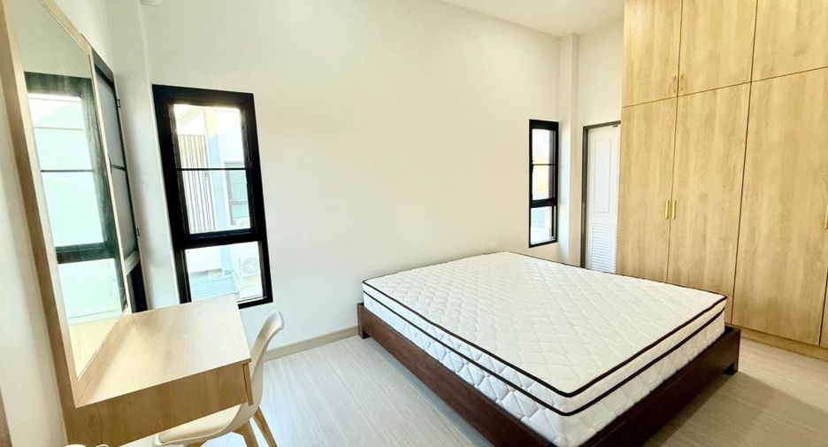 For rent 3 bedrooms house in Mueang Chiang Mai, Chiang Mai