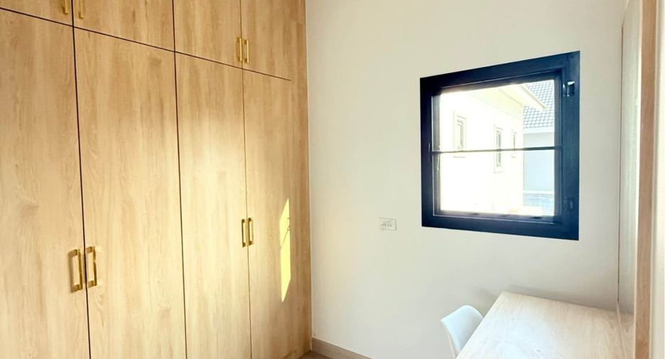 For rent 3 bedrooms house in Mueang Chiang Mai, Chiang Mai