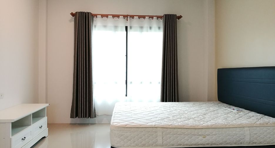 For rent 3 bedrooms house in Mueang Chiang Mai, Chiang Mai