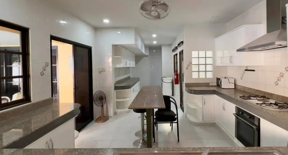 Hotel en venta de 12 habitaciones en Bang Lamung, Chonburi