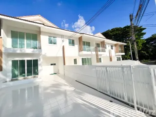 出售 3 卧室 联排别墅 在 San Sai, Chiang Mai