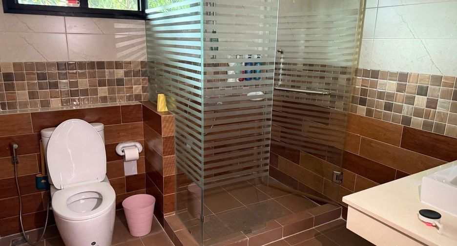 À vendre et à louer 3 chambres maison à Bang Lamung, Chonburi