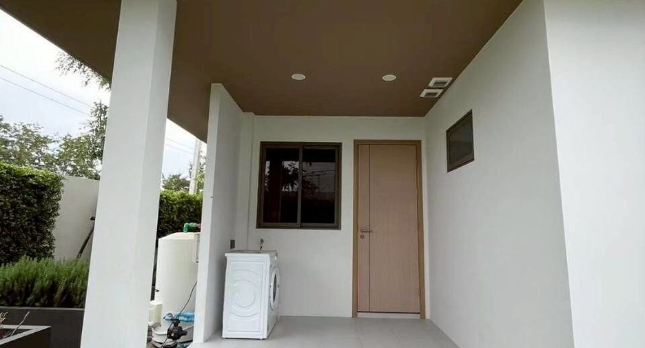 For rent 4 bedrooms villa in Bang Lamung, Chonburi