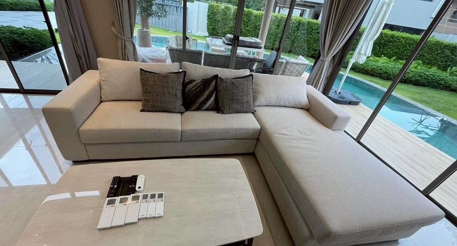 For rent 4 bedrooms villa in Bang Lamung, Chonburi